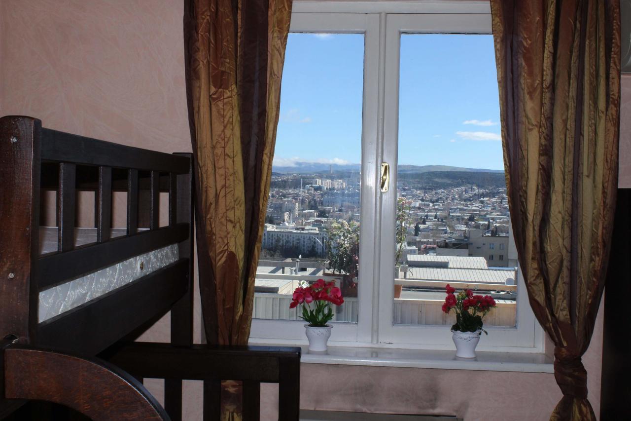 Herrmas Hostel Tbilisi Exterior photo