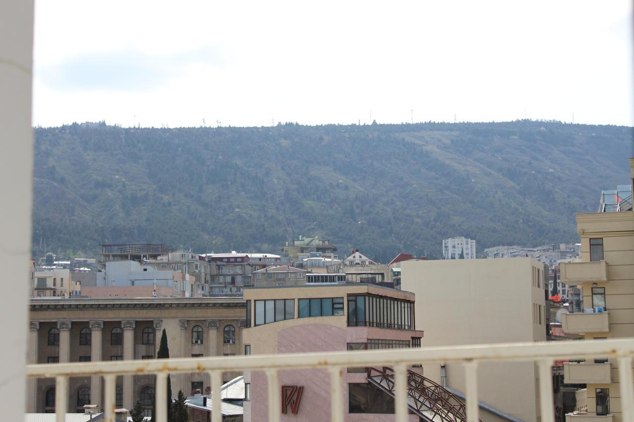Herrmas Hostel Tbilisi Exterior photo